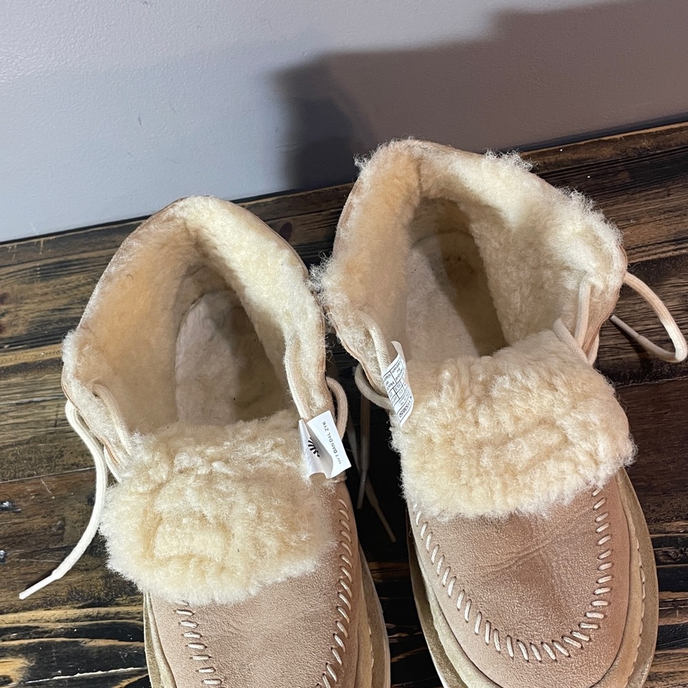 UGG Tan Ankle Boots with Cream Shearling Lining 39.5 like new condition - Picture 13 of 17